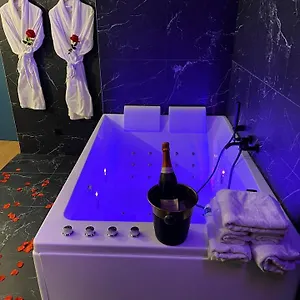 https://r-suite.hotels-rhonealpes.com