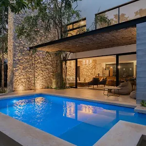 https://twelve-oclock-luxury-villas.quintano-roohotels.com