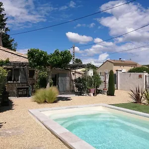 https://la-maison-du-petit-colier.fr-provencehotel.com
